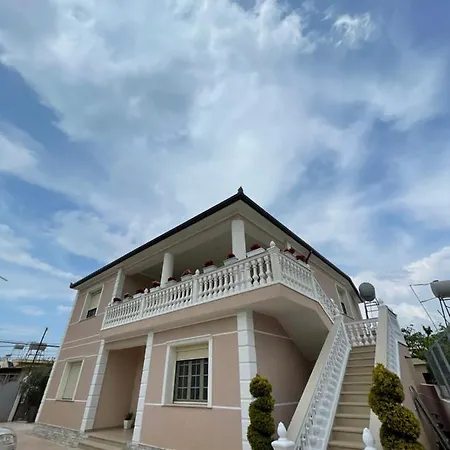 Rent Loren Casa de Férias