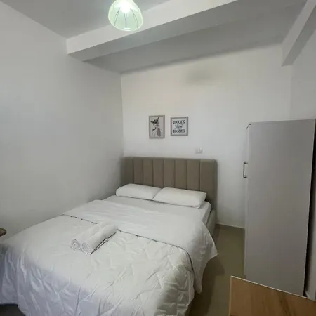 度假居 Rent Loren *