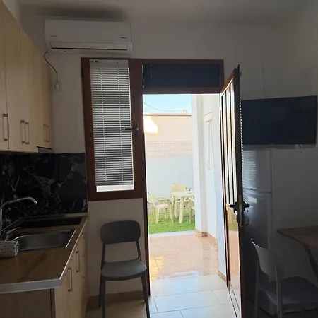 Rent Loren Avlonya