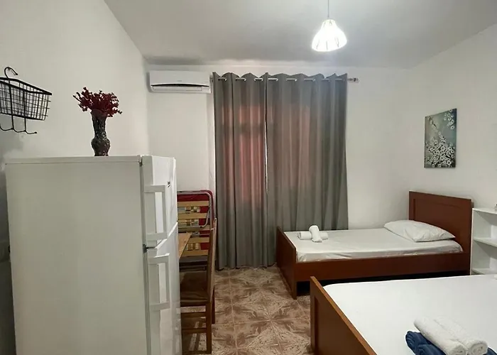 Rent Loren Vlora